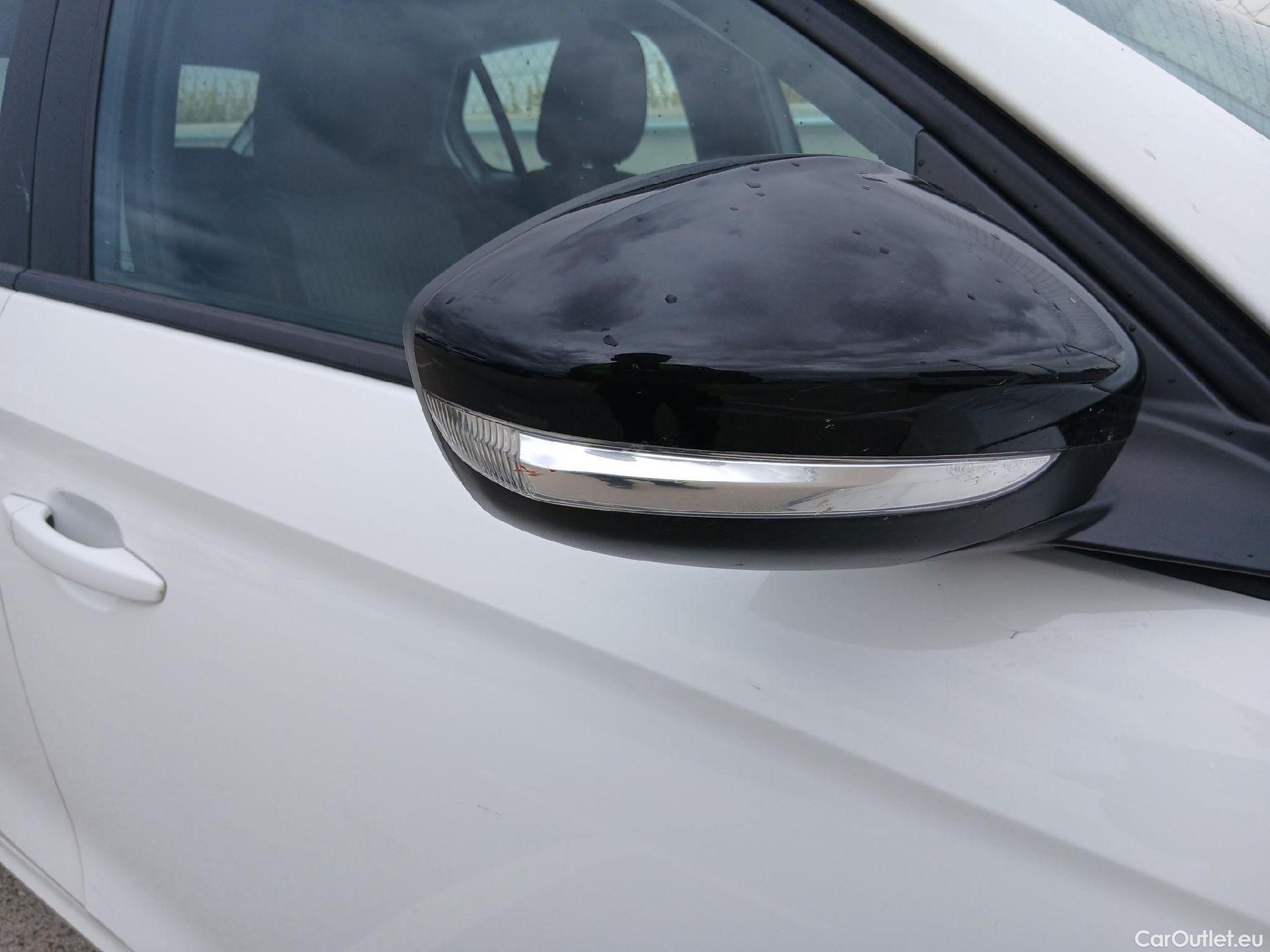  Opel  Corsa OPEL  / 2019 / 5P / berlina con portón 1.2T XHL 74kW (100CV) Edition #50