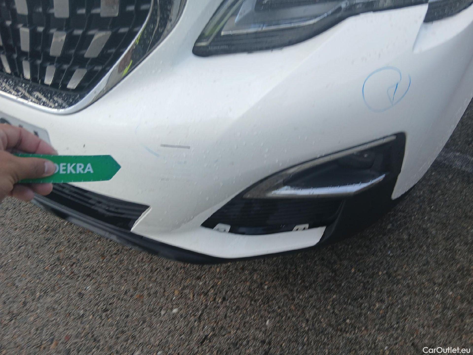  Peugeot  3008 PEUGEOT  / 2016 / 5P / todoterreno 1.2 PURETECH 96KW (130CV) ACTIVE S&S #11