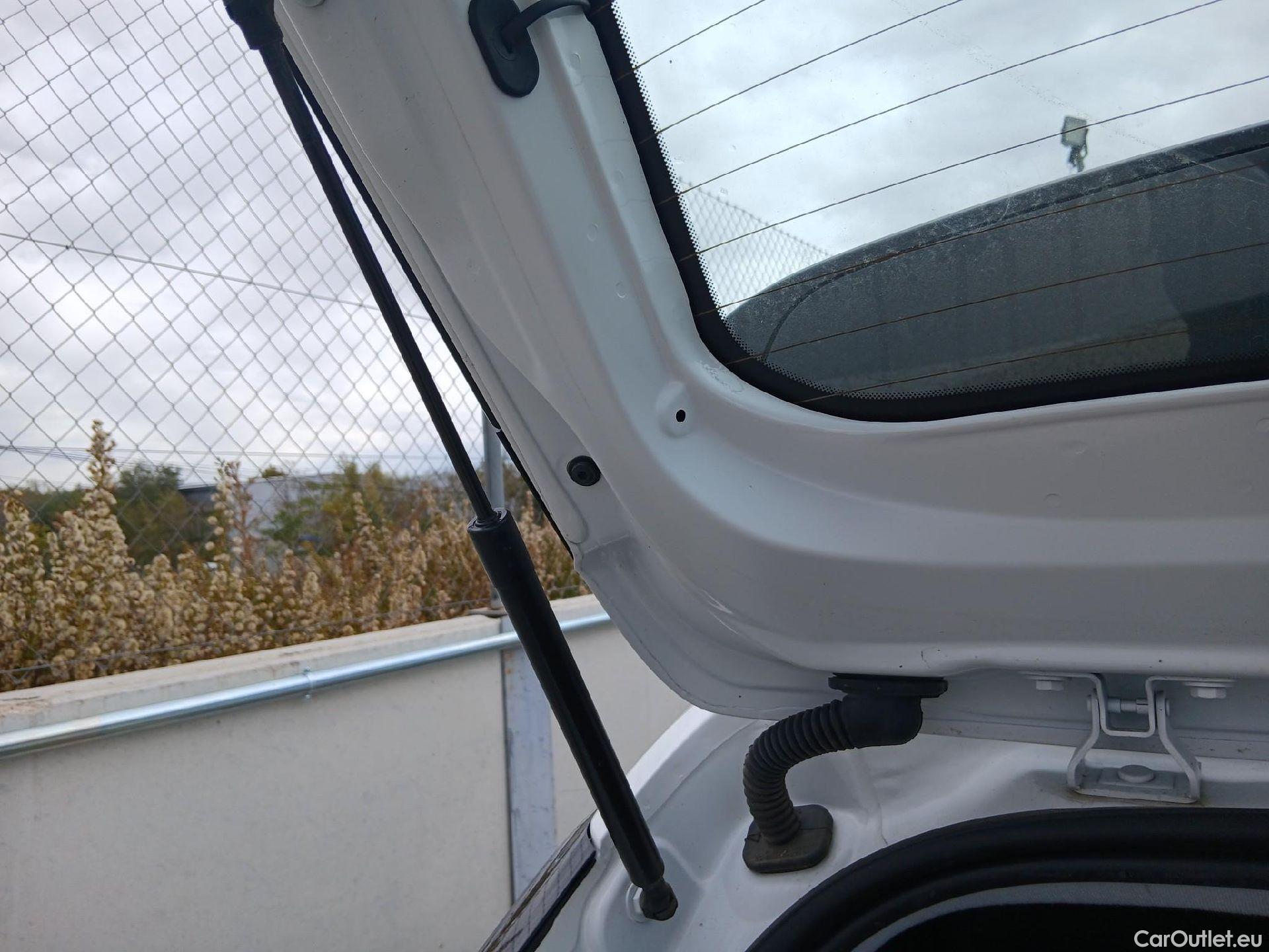  Opel  Corsa OPEL  / 2019 / 5P / berlina con portón 1.2T XHL 74kW (100CV) Edition #26