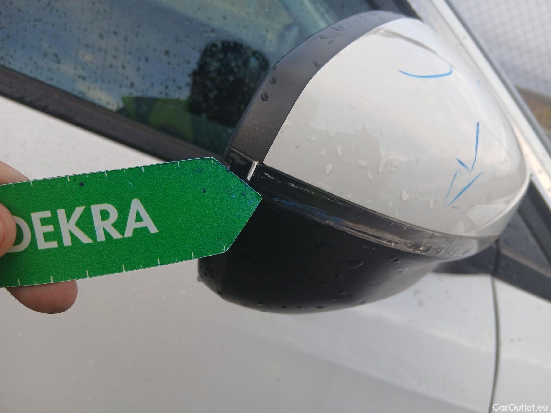  Peugeot  3008 PEUGEOT  / 2016 / 5P / todoterreno 1.2 PURETECH 96KW (130CV) ACTIVE S&S #43