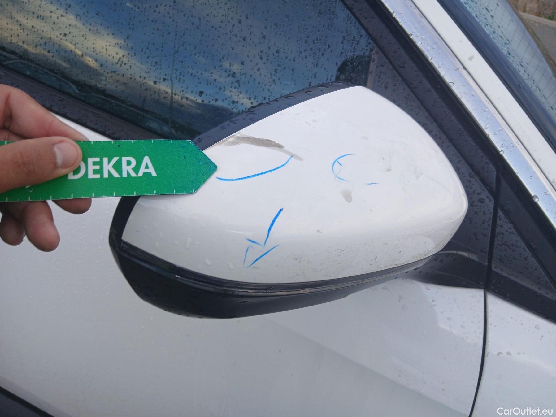  Peugeot  3008 PEUGEOT  / 2016 / 5P / todoterreno 1.2 PURETECH 96KW (130CV) ACTIVE S&S #40