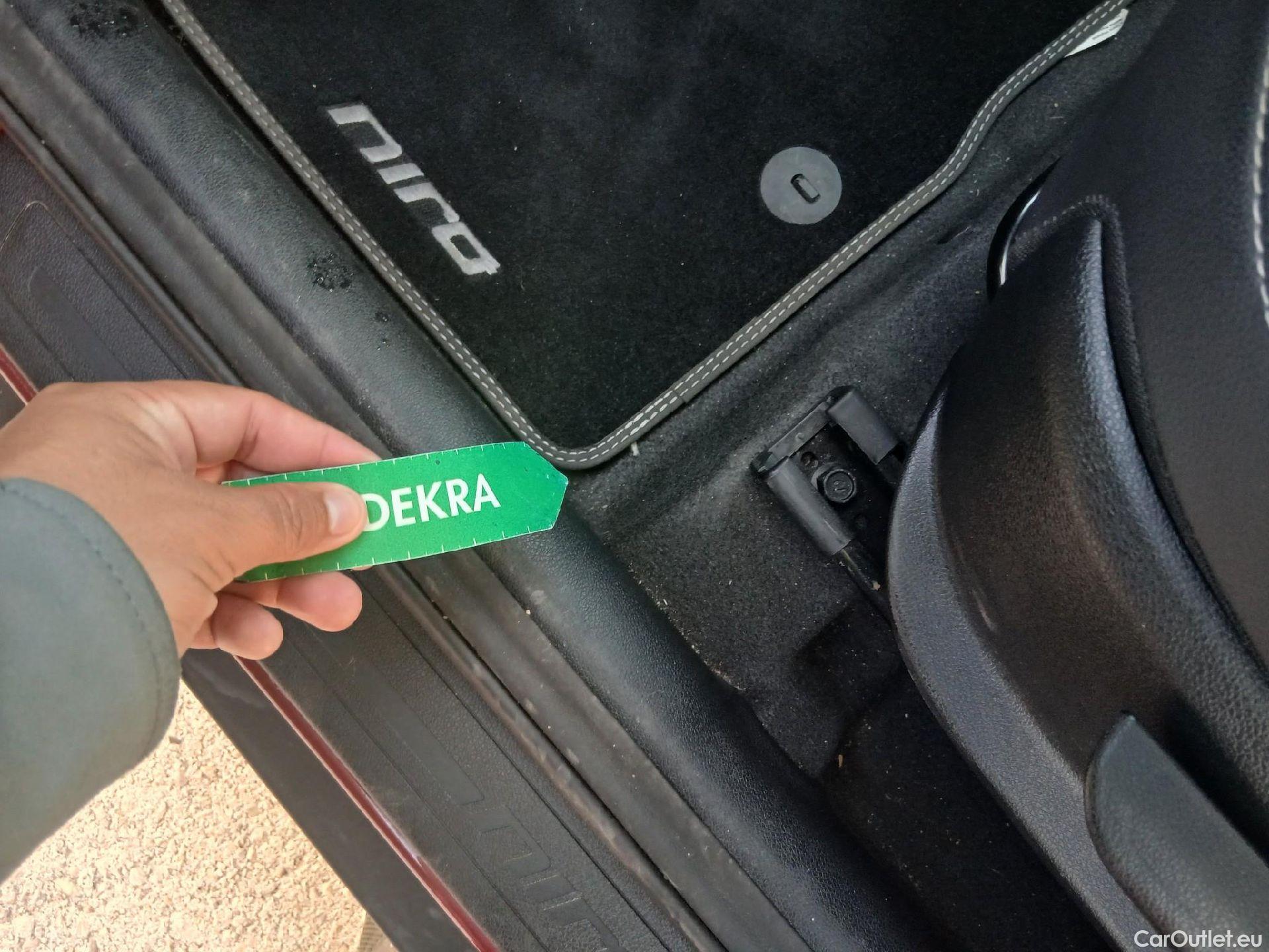  KIA  Niro KIA  / 2019 / 5P / crossover 1.6 GDi PHEV 104kW (141CV) Drive #2