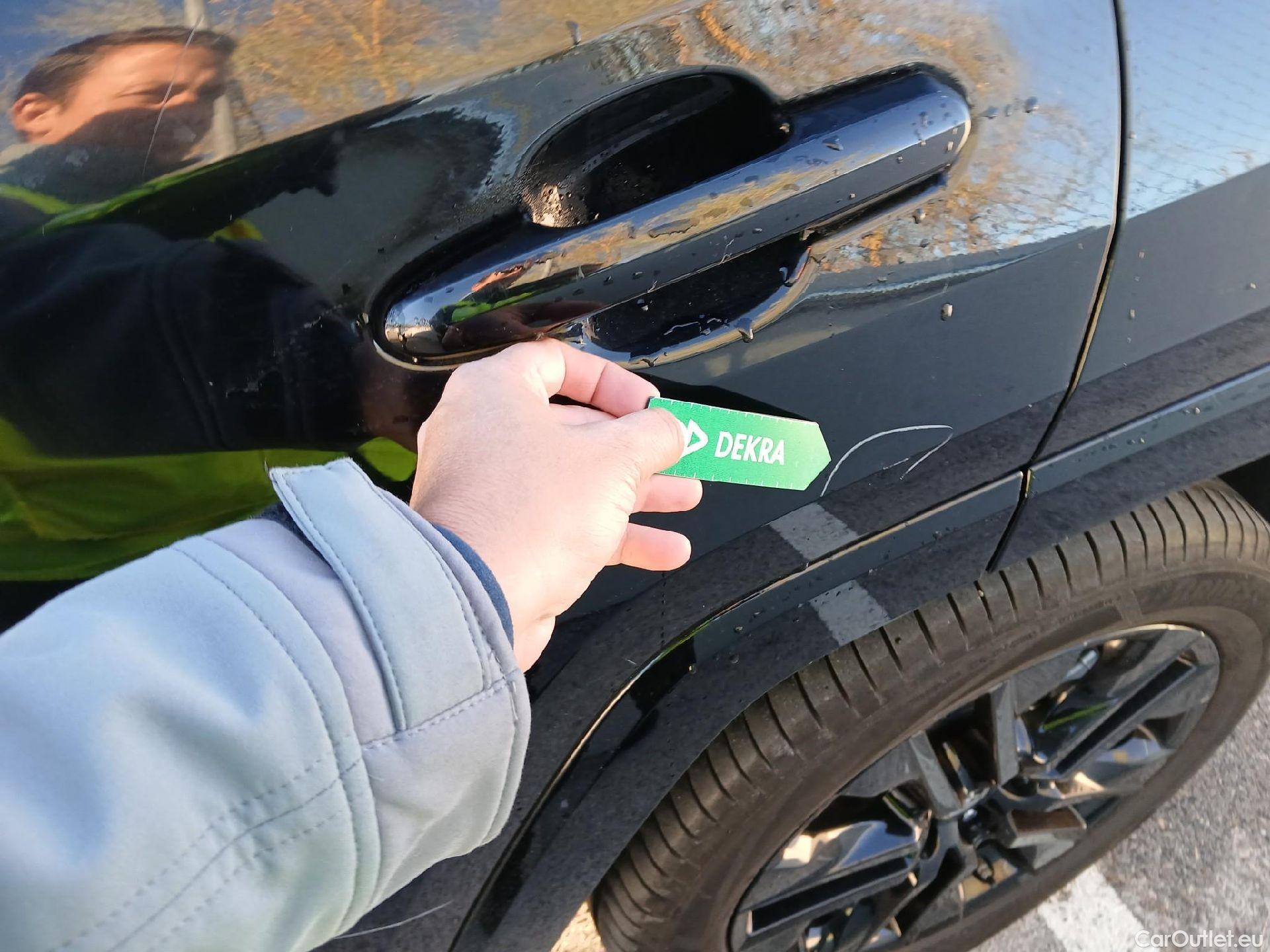  Toyota  RAV4 TOYOTA  / 2018 / 5P / todoterreno 2.5l 220H Black Edition(SP) #13