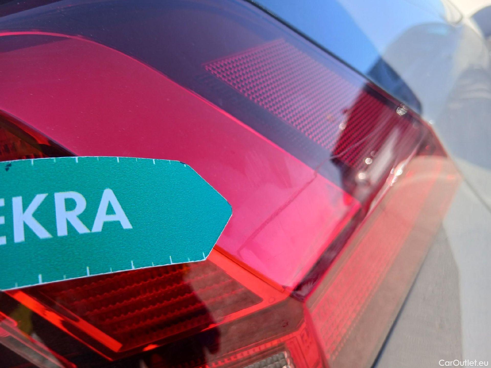  Volkswagen  Tiguan VOLKSWAGEN  / 2020 / 5P / todoterreno Life 2.0 TDI 110kW (150CV) DSG #22