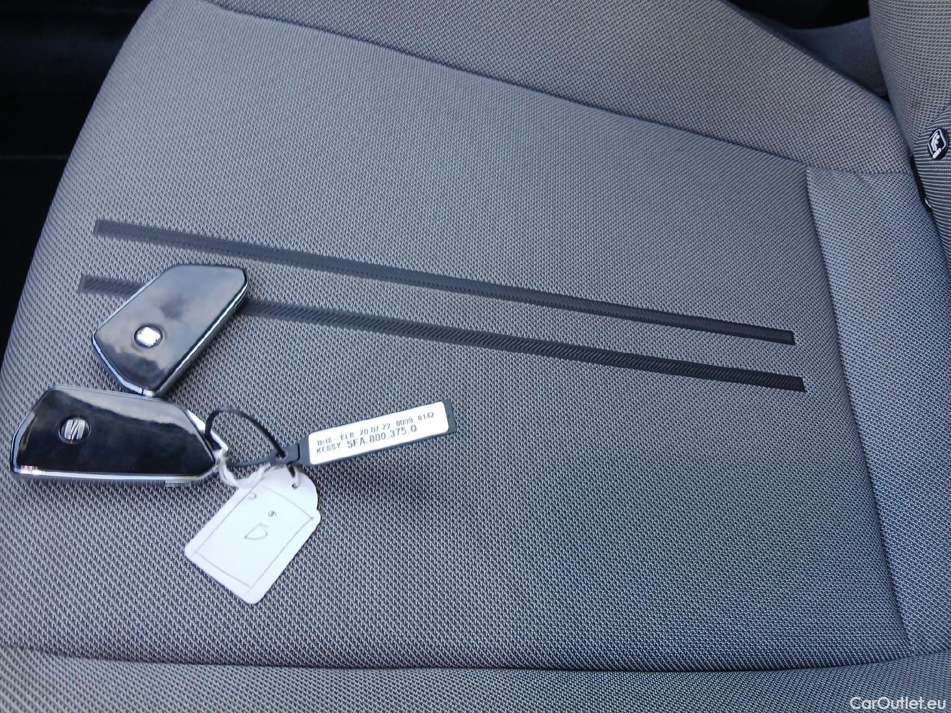  Land Rover  Discovery SEAT Nuevo León / 2020 / 5P / berlina con portón 2.0 TDI 85kW S&S Style Go(SP) #32