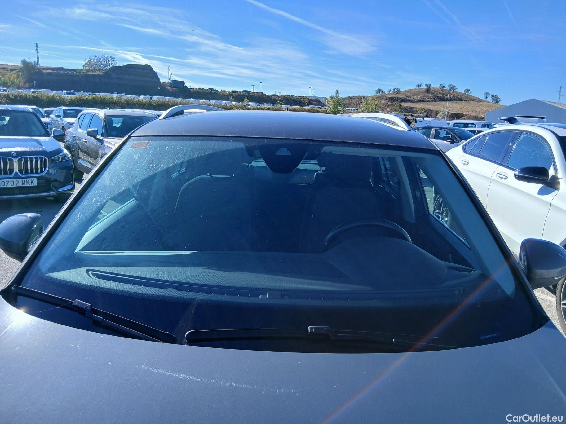  Volkswagen  Tiguan VOLKSWAGEN  / 2020 / 5P / todoterreno Life 2.0 TDI 110kW (150CV) DSG #1