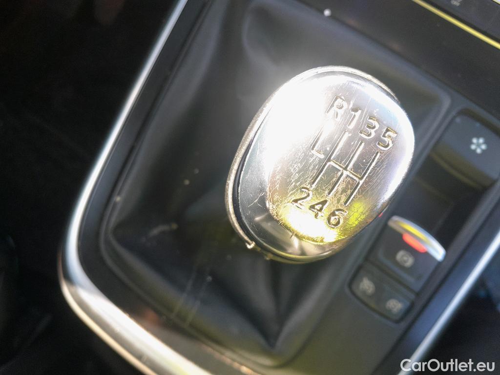  Renault  Scenic RENAULT Scénic / 2016 / 5P / monovolumen compacto Zen Energy dCi 96kW (130CV) #15