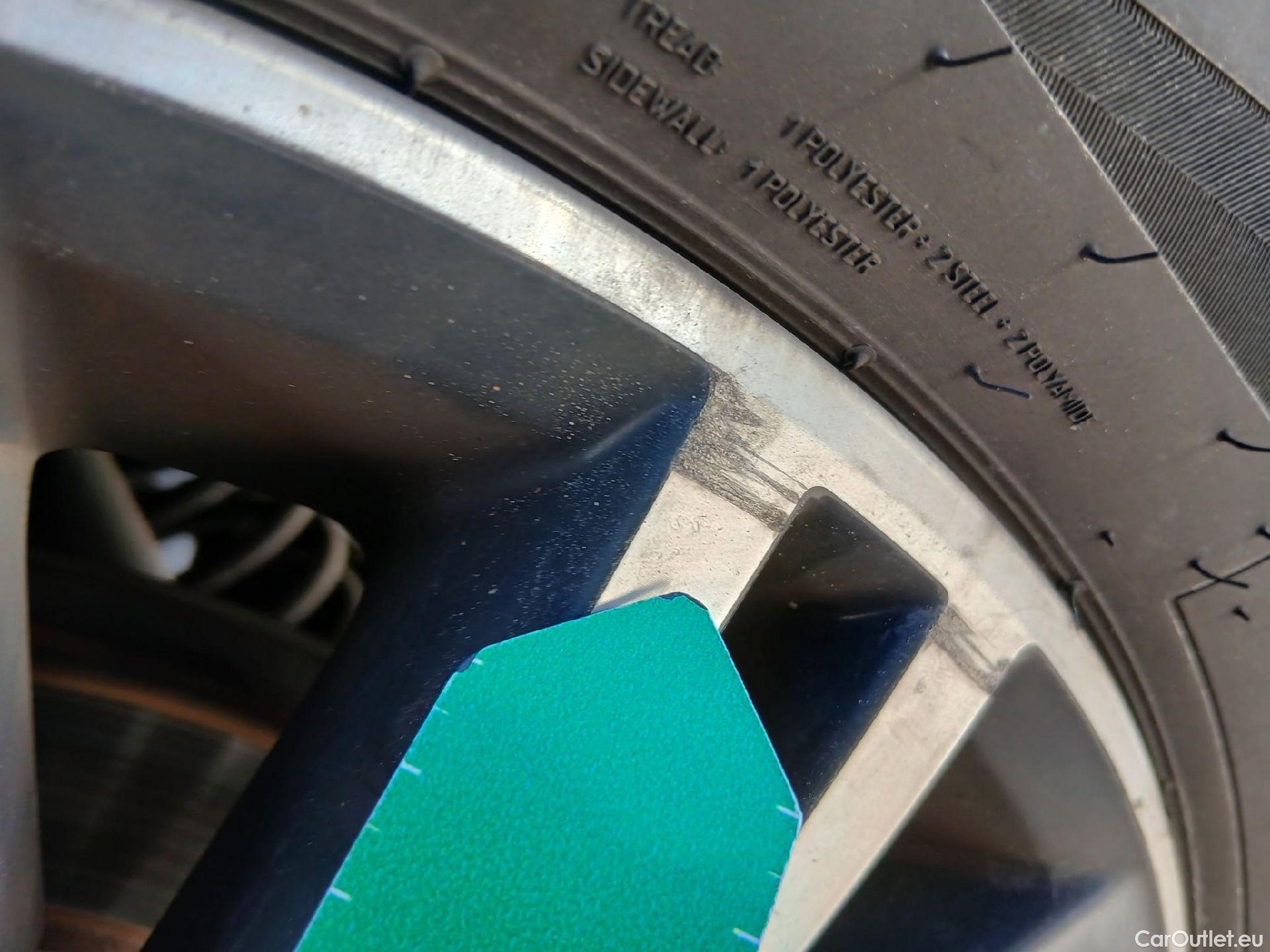  Volkswagen  Tiguan VOLKSWAGEN  / 2020 / 5P / todoterreno Life 2.0 TDI 110kW (150CV) DSG #42