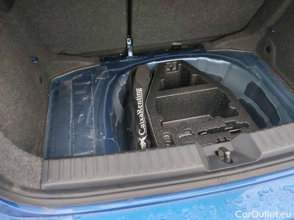  Seat  Ibiza SEAT  / 2017 / 5P / berlina con portón 1.0 TSI 81kW (110CV) Style Plus(SP) #1