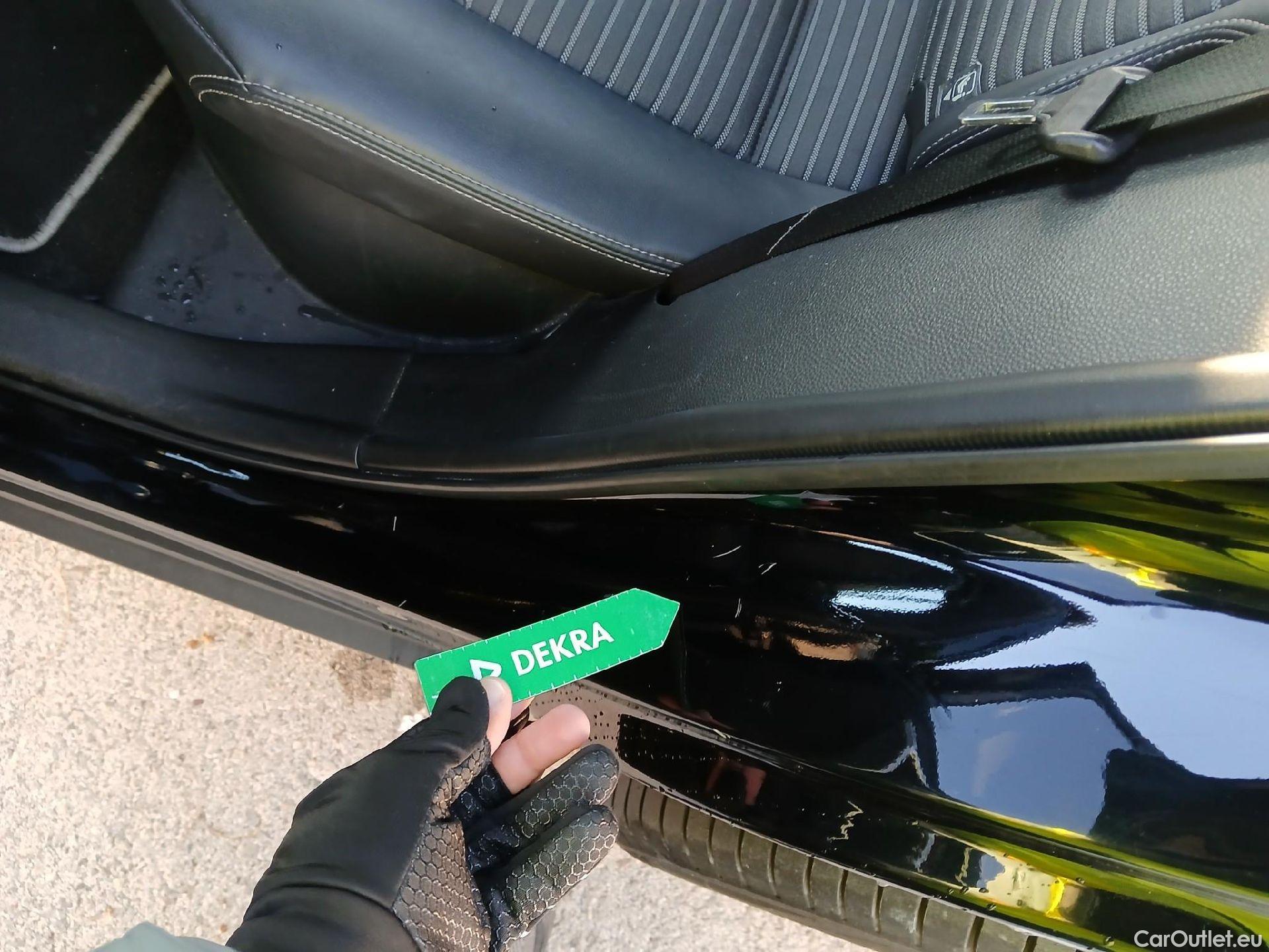  Toyota  RAV4 TOYOTA  / 2018 / 5P / todoterreno 2.5l 220H Black Edition(SP) #33