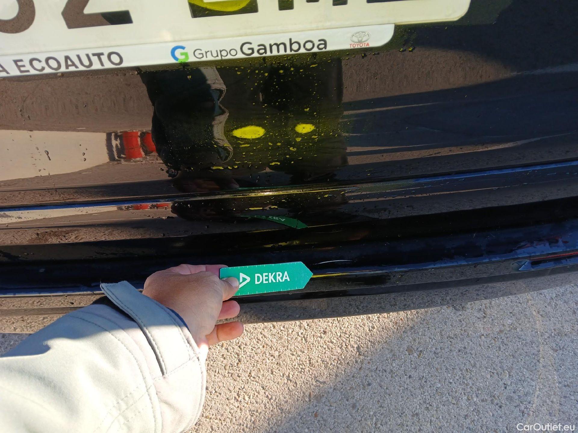  Toyota  RAV4 TOYOTA  / 2018 / 5P / todoterreno 2.5l 220H Black Edition(SP) #16