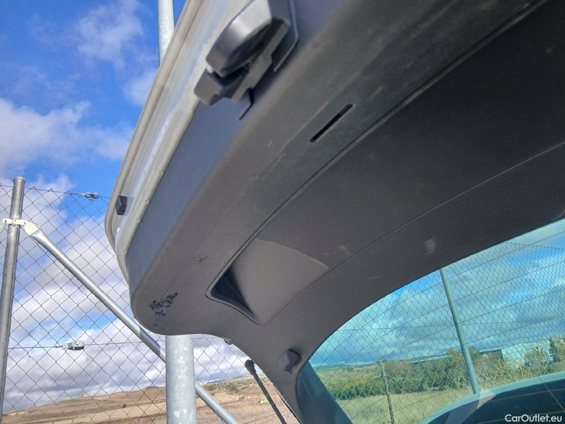  Land Rover  Discovery SEAT Nuevo León / 2020 / 5P / berlina con portón 2.0 TDI 85kW S&S Style Go(SP) #4