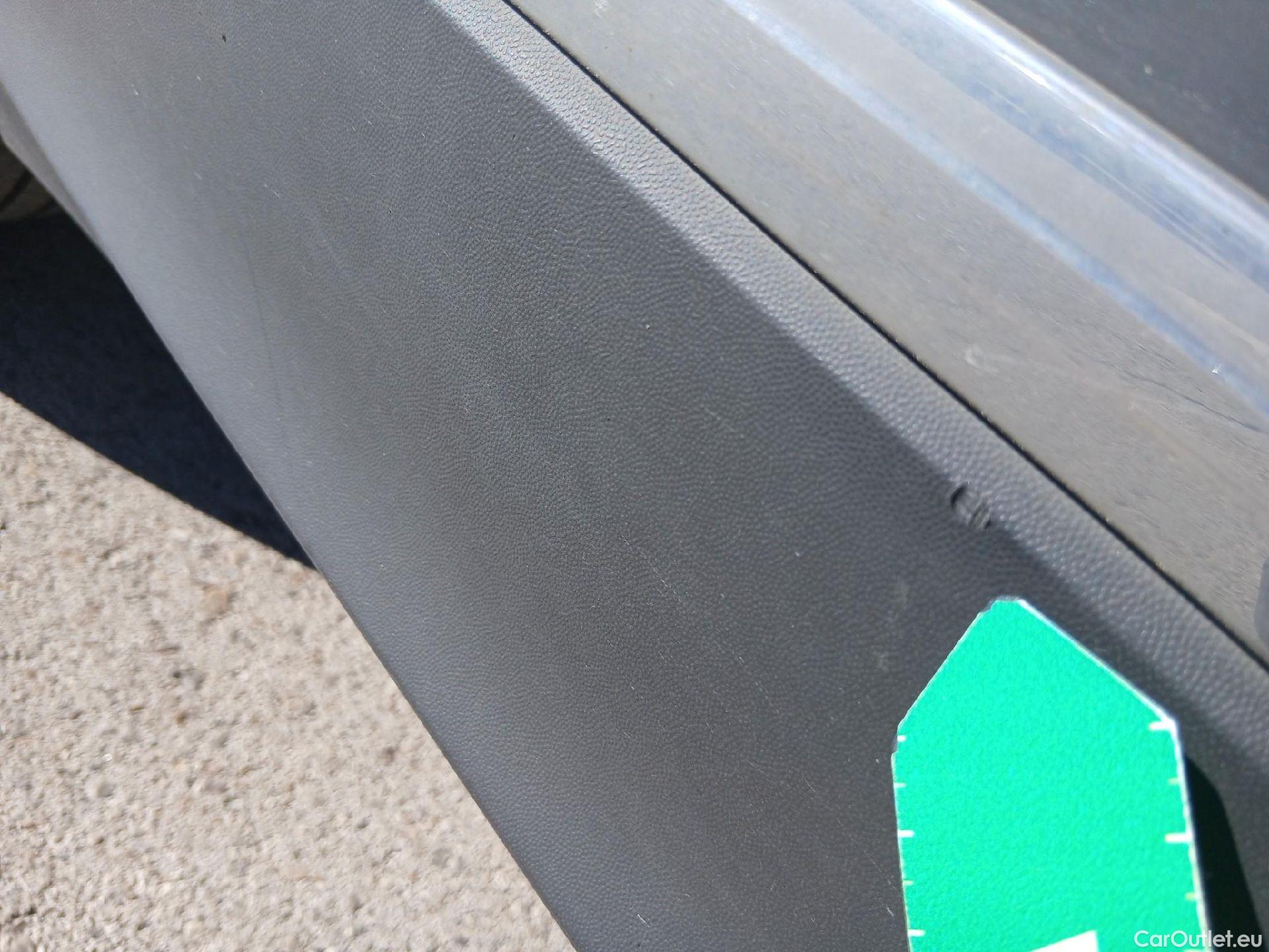  Volkswagen  Tiguan VOLKSWAGEN  / 2020 / 5P / todoterreno Life 2.0 TDI 110kW (150CV) DSG #35