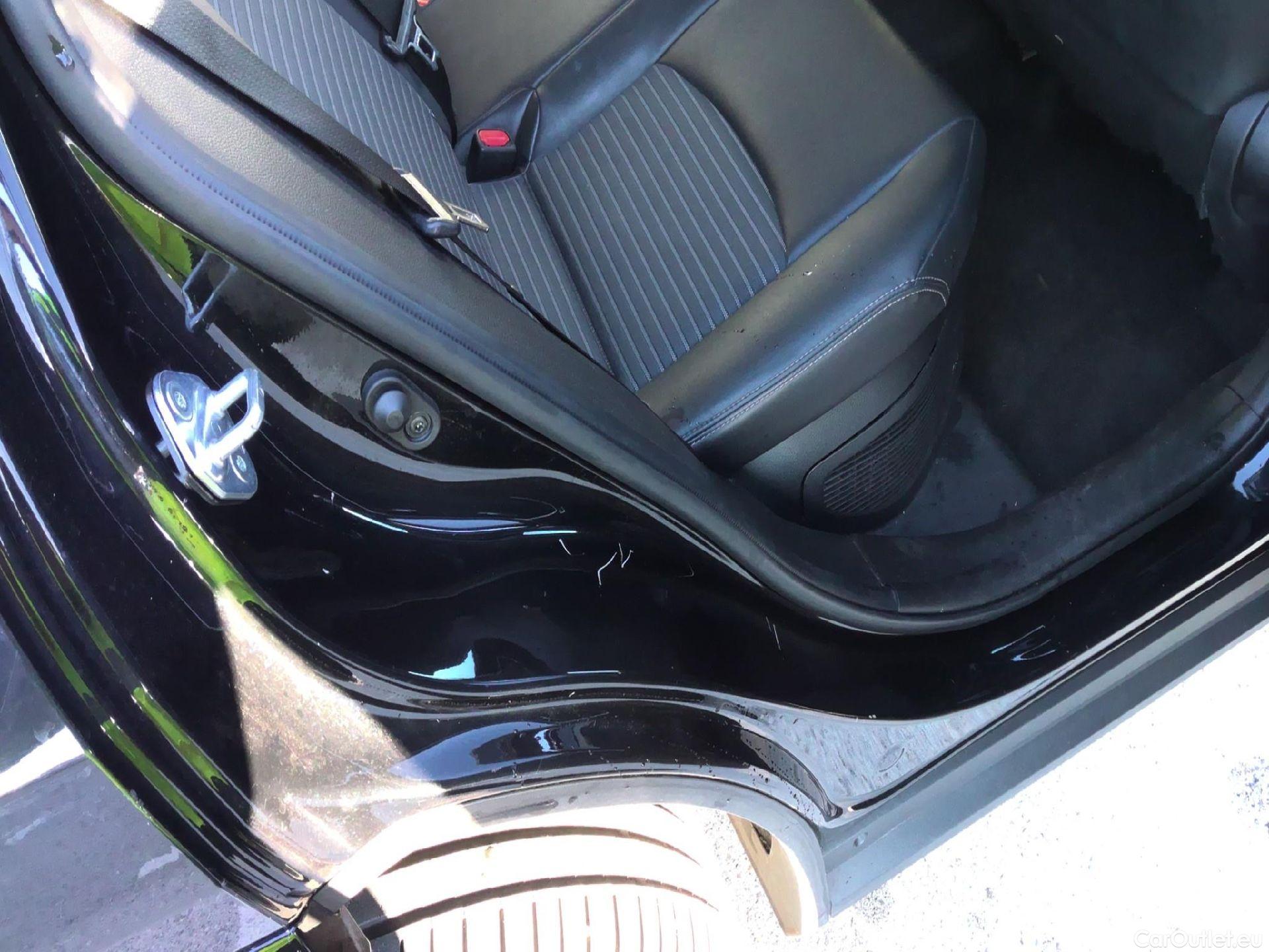  Toyota  RAV4 TOYOTA  / 2018 / 5P / todoterreno 2.5l 220H Black Edition(SP) #2