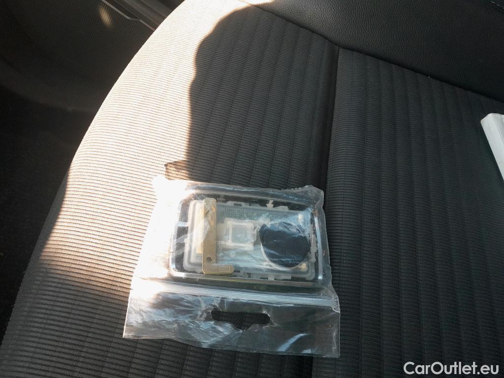  Renault  Scenic RENAULT Scénic / 2016 / 5P / monovolumen compacto Zen Energy dCi 96kW (130CV) #6