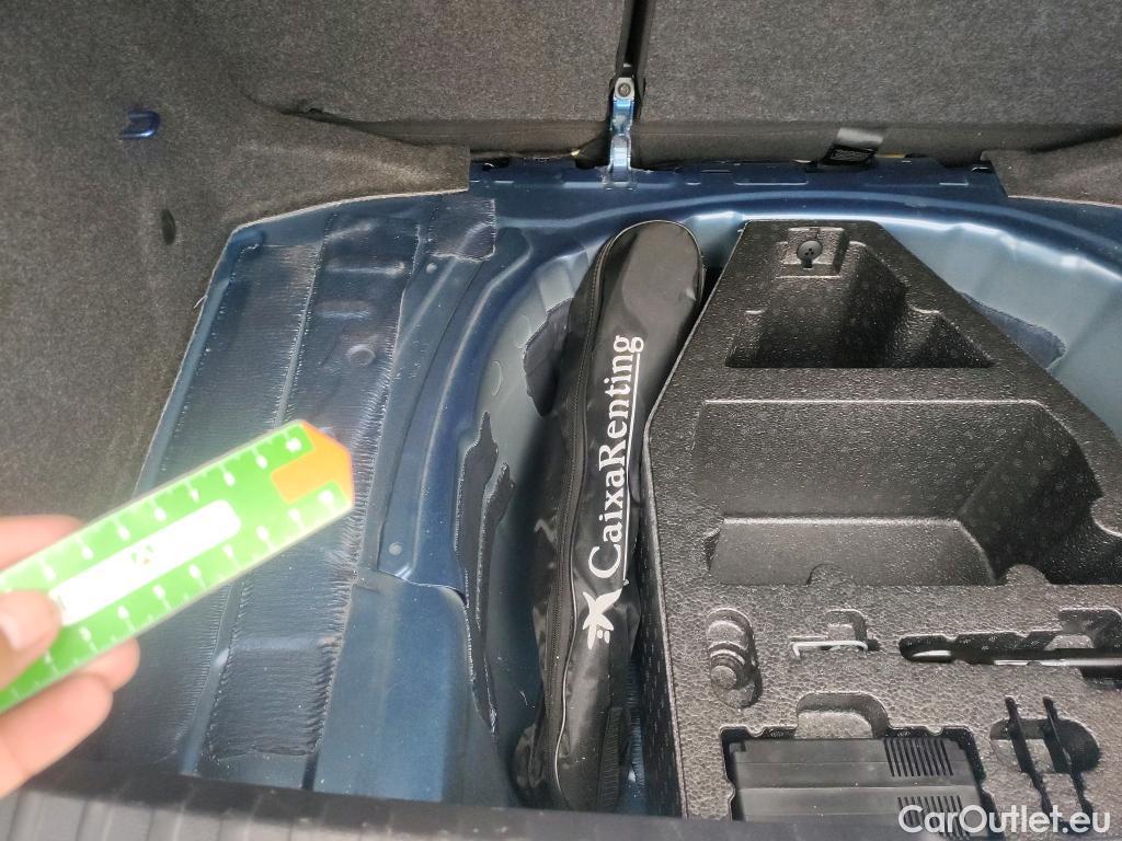  Seat  Ibiza SEAT  / 2017 / 5P / berlina con portón 1.0 TSI 81kW (110CV) Style Plus(SP) #2