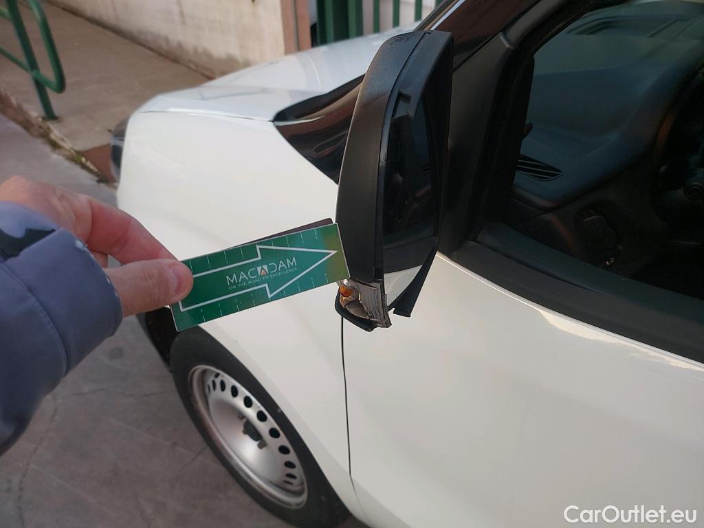  Fiat  Doblo FIAT Doblò Cargo/2015/3P/furgón derivado de turismo Cargo Base Plus 1.4 Tjet 89kW GNC #2