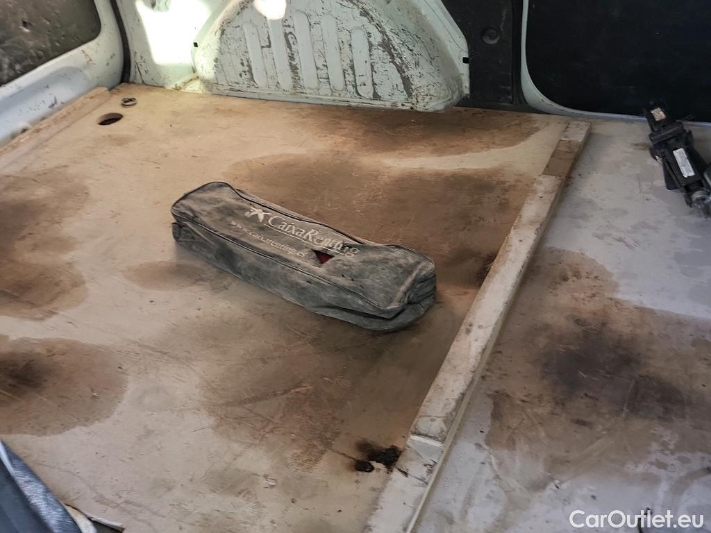  Dacia  Dokker DACIA  / 2013 / 4P / furgón derivado de turismo Van Essential Blue dCi 70kW (95CV) #22