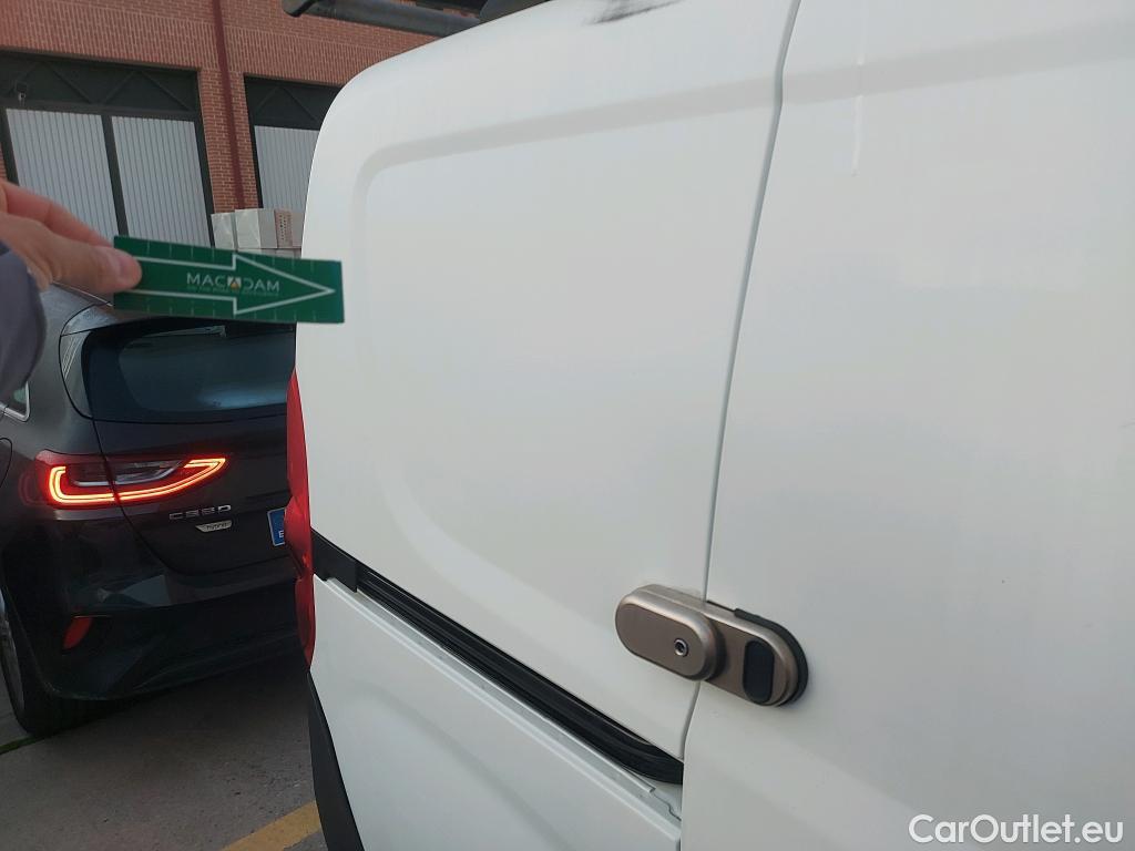  Fiat  Doblo FIAT Doblò Cargo/2015/3P/furgón derivado de turismo Cargo Base Plus 1.4 Tjet 89kW GNC
 #29