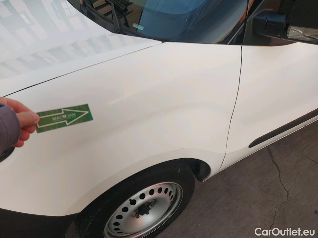  Fiat  Doblo FIAT Doblò Cargo/2015/3P/furgón derivado de turismo Cargo Base Plus 1.4 Tjet 89kW GNC #18