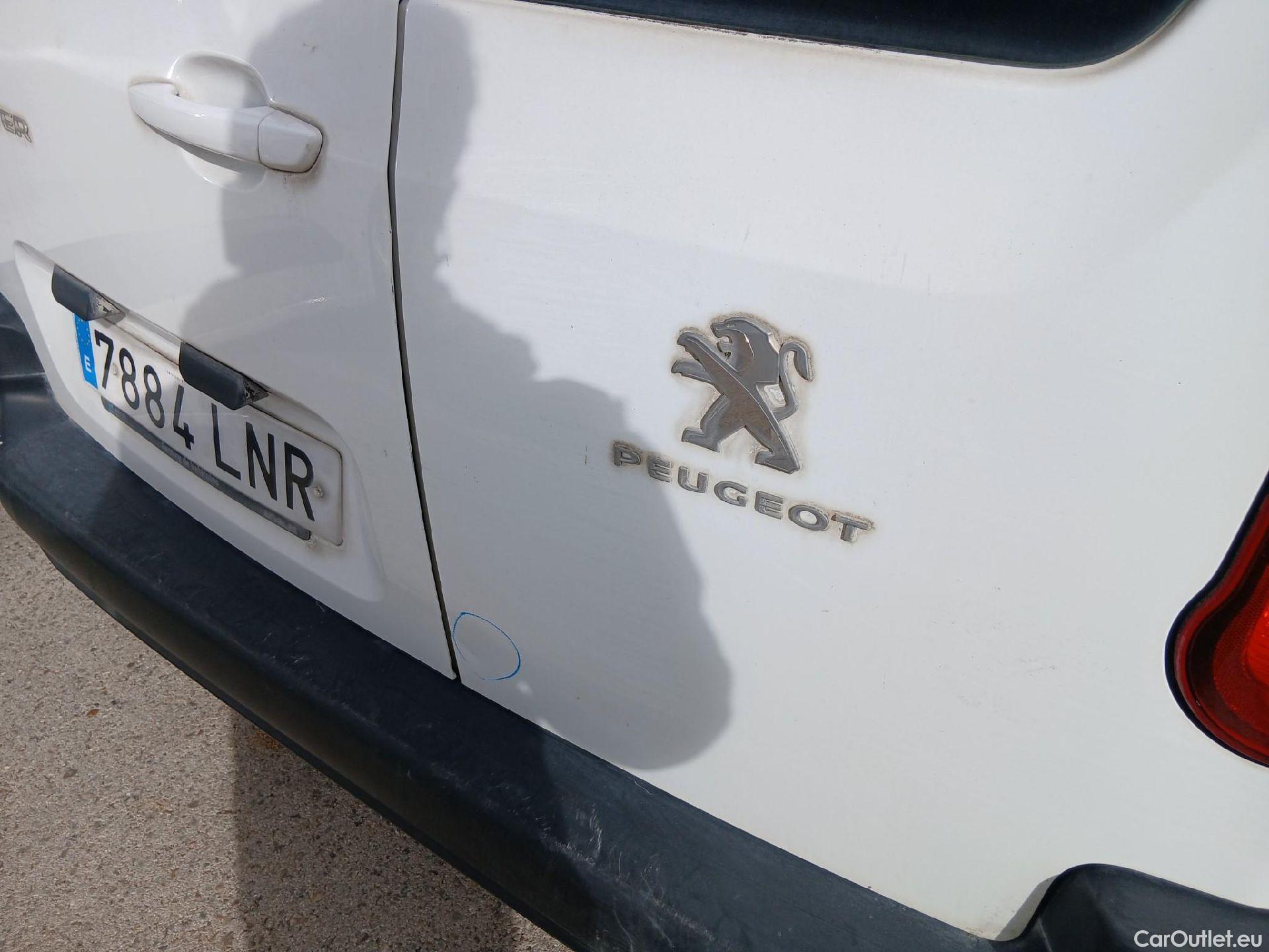  Peugeot  RIFTER PEUGEOT  / 2018 / 4P / combi Active Standard BlueHDi 73kW (IND) #9