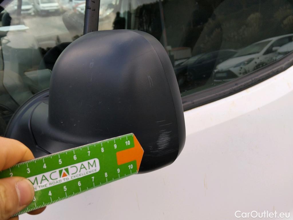  Peugeot  Partner PEUGEOT  VU 3p 2G furgón derivado de Furgón Confort L1 BlueHDi 73KW (100CV) #94