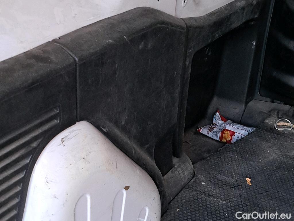  Peugeot  Partner PEUGEOT  VU 4p 2G furgón derivado de Furgón Confort PackL2 BlueHDi 73KW (100) #31