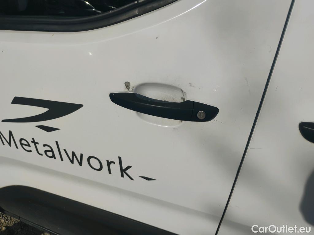  Peugeot  RIFTER PEUGEOT  / 2018 / 4P / monovolumen compacto Active Long BlueHDi 73kW #13