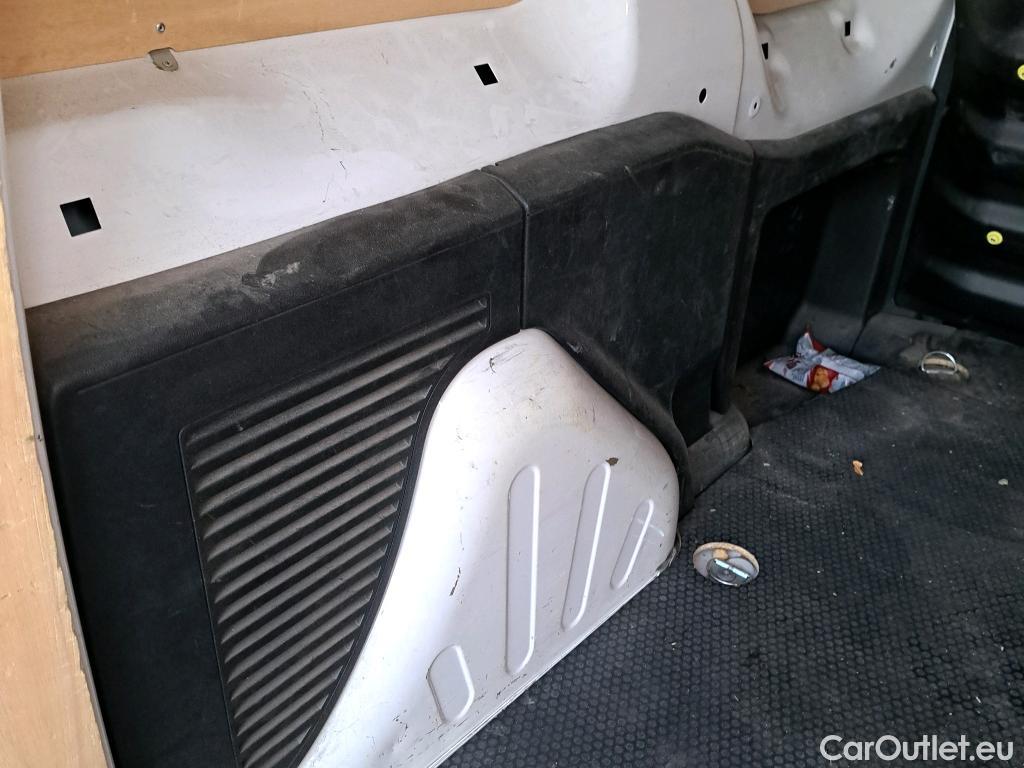  Peugeot  Partner PEUGEOT  VU 4p 2G furgón derivado de Furgón Confort PackL2 BlueHDi 73KW (100) #30