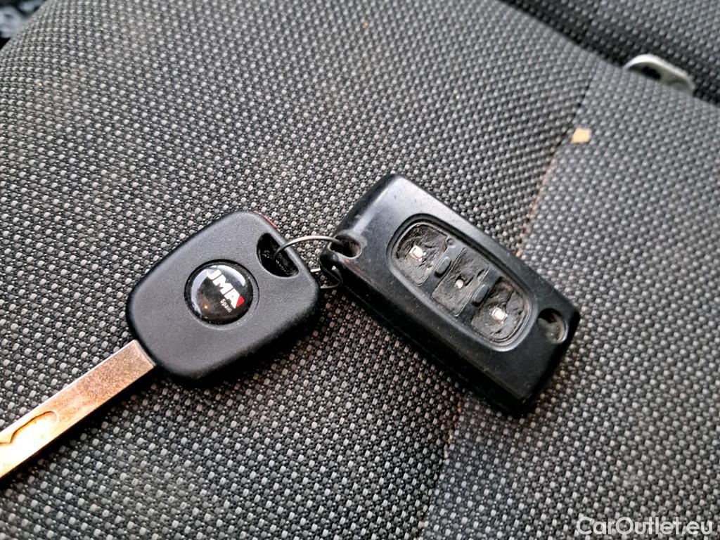  Peugeot  Partner PEUGEOT  VU 4p 2G furgón derivado de Furgón Confort PackL2 BlueHDi 73KW (100) #5