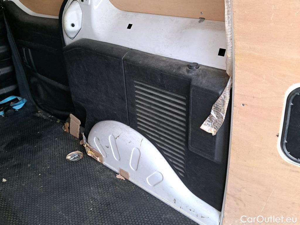  Peugeot  Partner PEUGEOT  VU 4p 2G furgón derivado de Furgón Confort PackL2 BlueHDi 73KW (100) #26