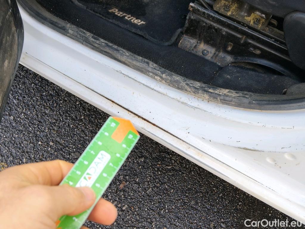  Peugeot  Partner PEUGEOT  VU 3p 2G furgón derivado de Furgón Confort L1 BlueHDi 73KW (100CV) #68