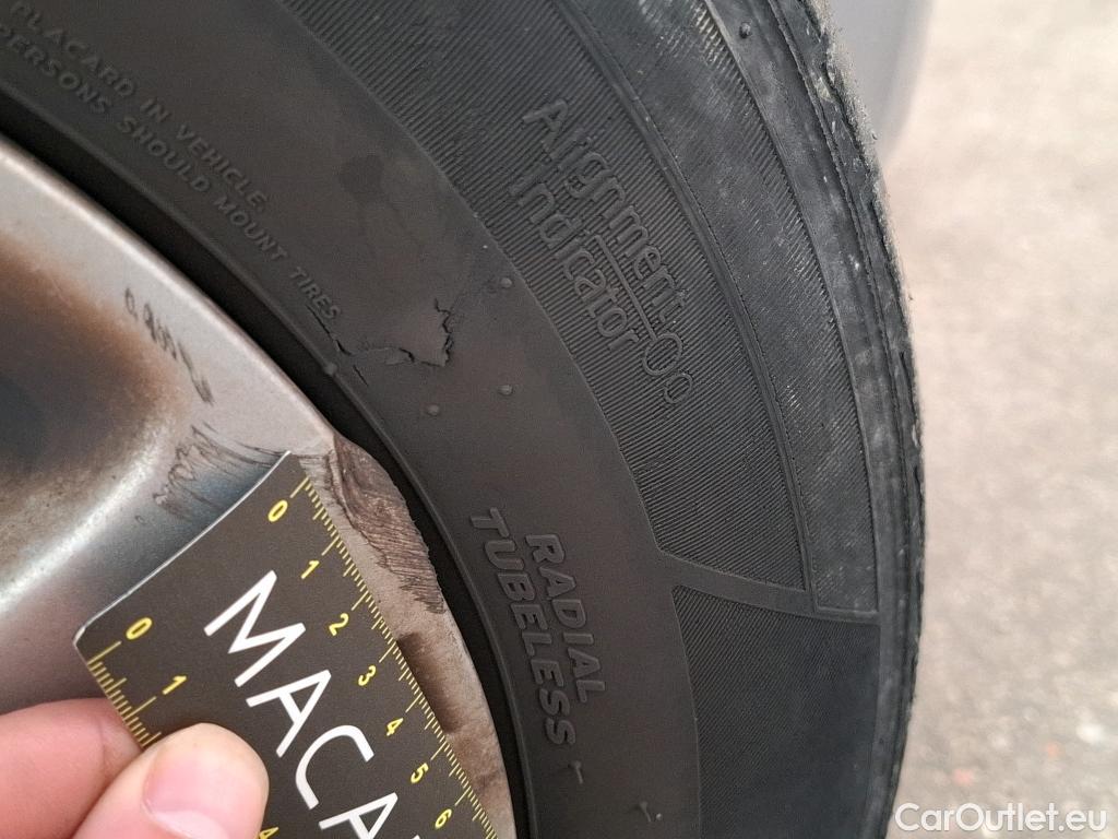  Peugeot  208  Affaire Premium Pack 1.5 HDi 100CV BVM5 E6dT #25