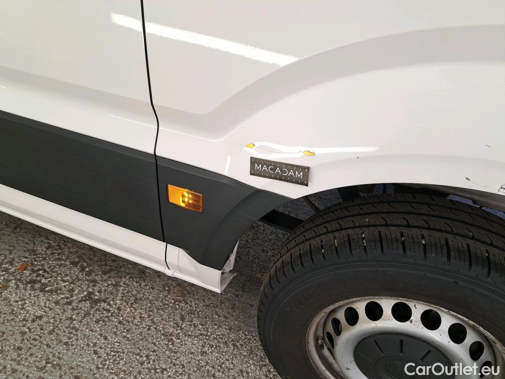  Volkswagen  Crafter  Fourgon Fourgon 35 mittellang mit Hochdach 4Motion 2.0 #1