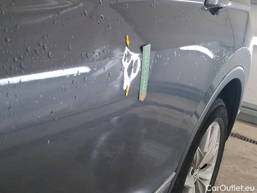  Volkswagen  Tiguan VOLKSWAGEN  Allspace / 2017 / 5P / SUV 2.0 TDI 150 DSG7 Carat #10