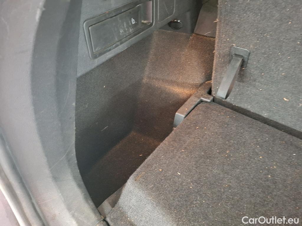  Volkswagen  Tiguan VOLKSWAGEN  Allspace / 2017 / 5P / SUV 2.0 TDI 150 DSG7 Carat #39