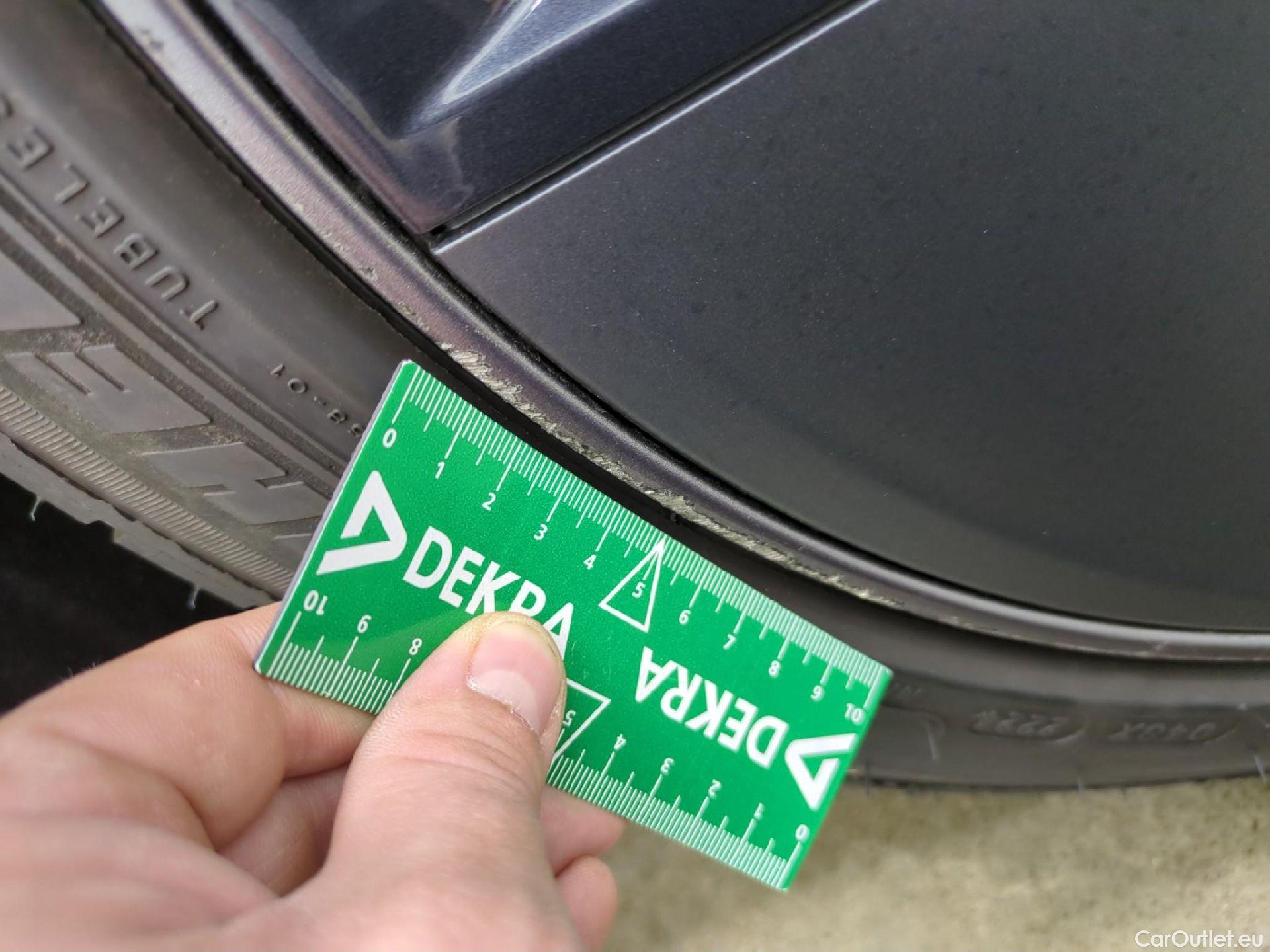  Tesla  Model 3 TESLA  / 2018 / 4P / Berline Autonomie Standard Plus RWD #17