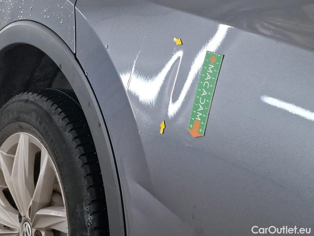  Volkswagen  Tiguan VOLKSWAGEN  Allspace / 2017 / 5P / SUV 2.0 TDI 150 DSG7 Carat #8