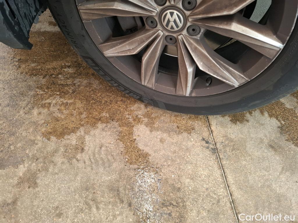  Volkswagen  Tiguan VOLKSWAGEN  Allspace / 2017 / 5P / SUV 2.0 TDI 150 DSG7 Carat #46