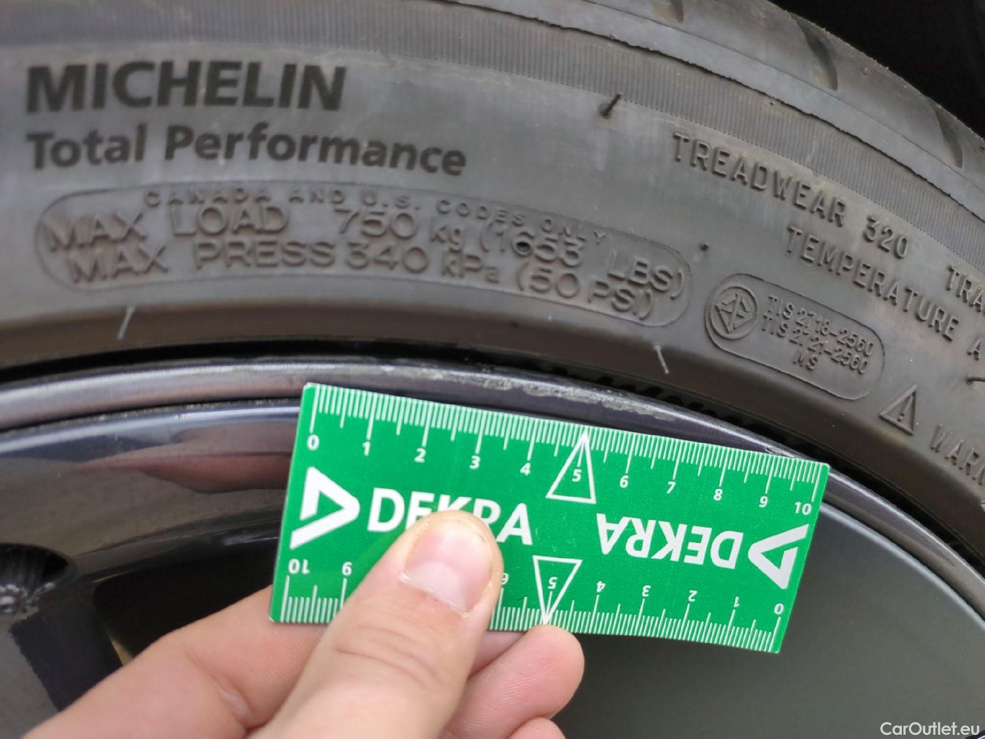  Tesla  Model 3 TESLA  / 2018 / 4P / Berline Autonomie Standard Plus RWD #10