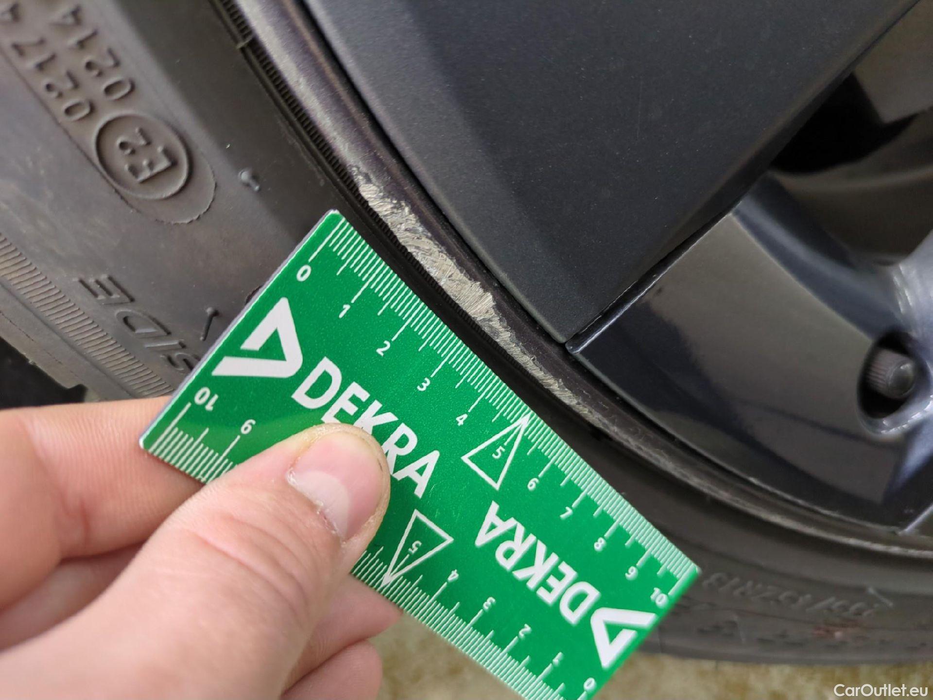  Tesla  Model 3 TESLA  / 2018 / 4P / Berline Autonomie Standard Plus RWD #4