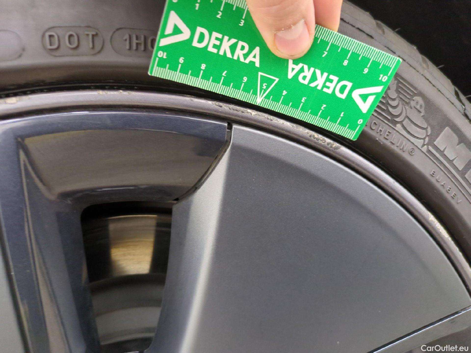  Tesla  Model 3 TESLA  / 2018 / 4P / Berline Autonomie Standard Plus RWD #25