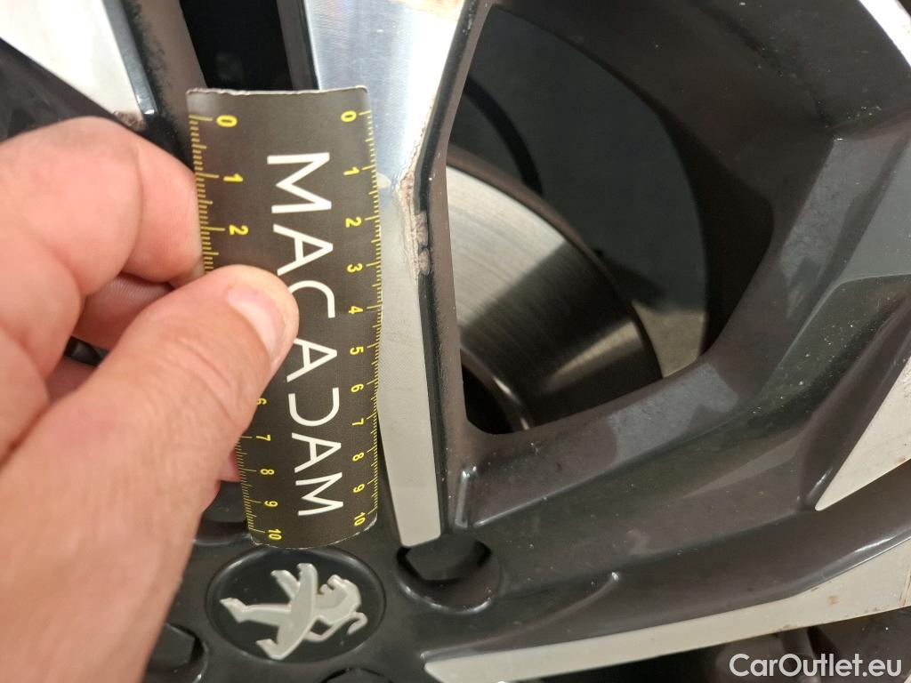  Peugeot  2008  Allure 1.5 HDi 130CV BVA8 E6d #3