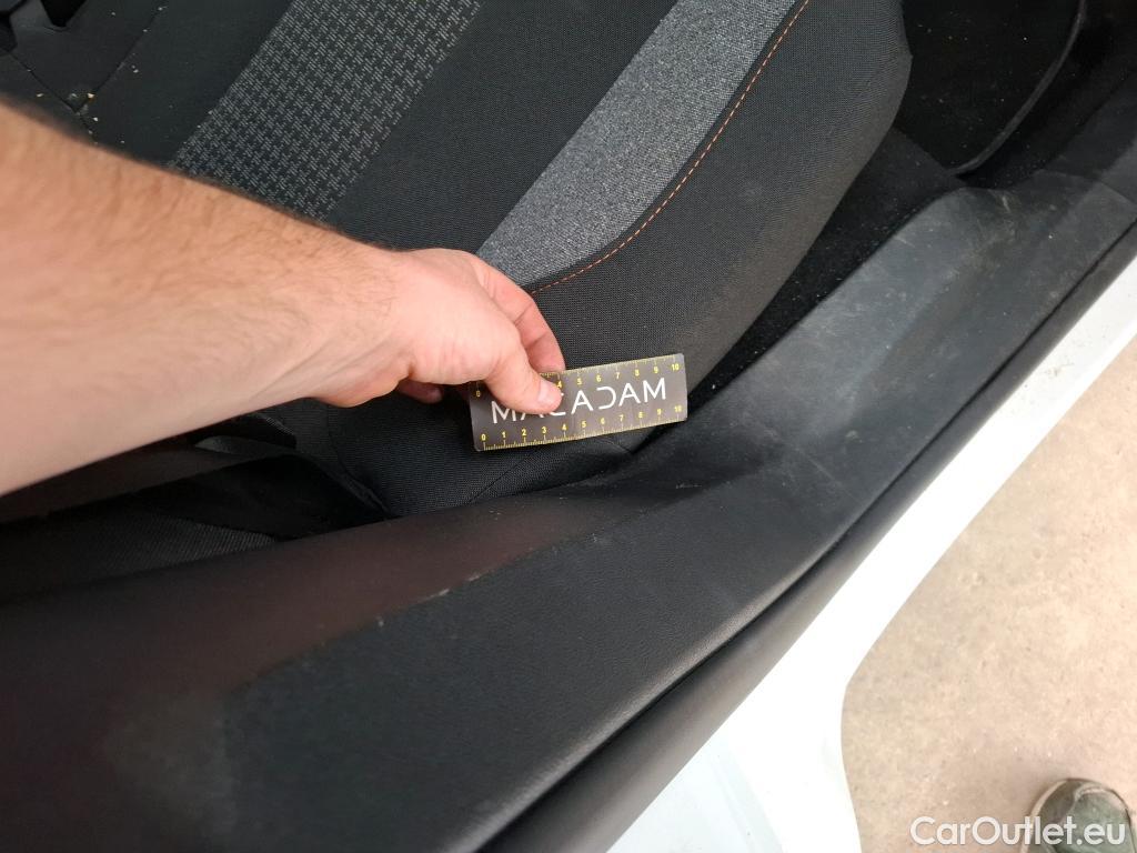  Peugeot  3008  Active Pack 1.5 HDi 130CV BVA8 E6d
 #3