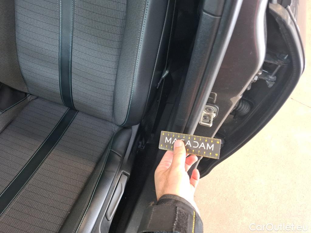  Peugeot  2008  Allure Business 1.5 HDi 110CV BVM6 E6d #38