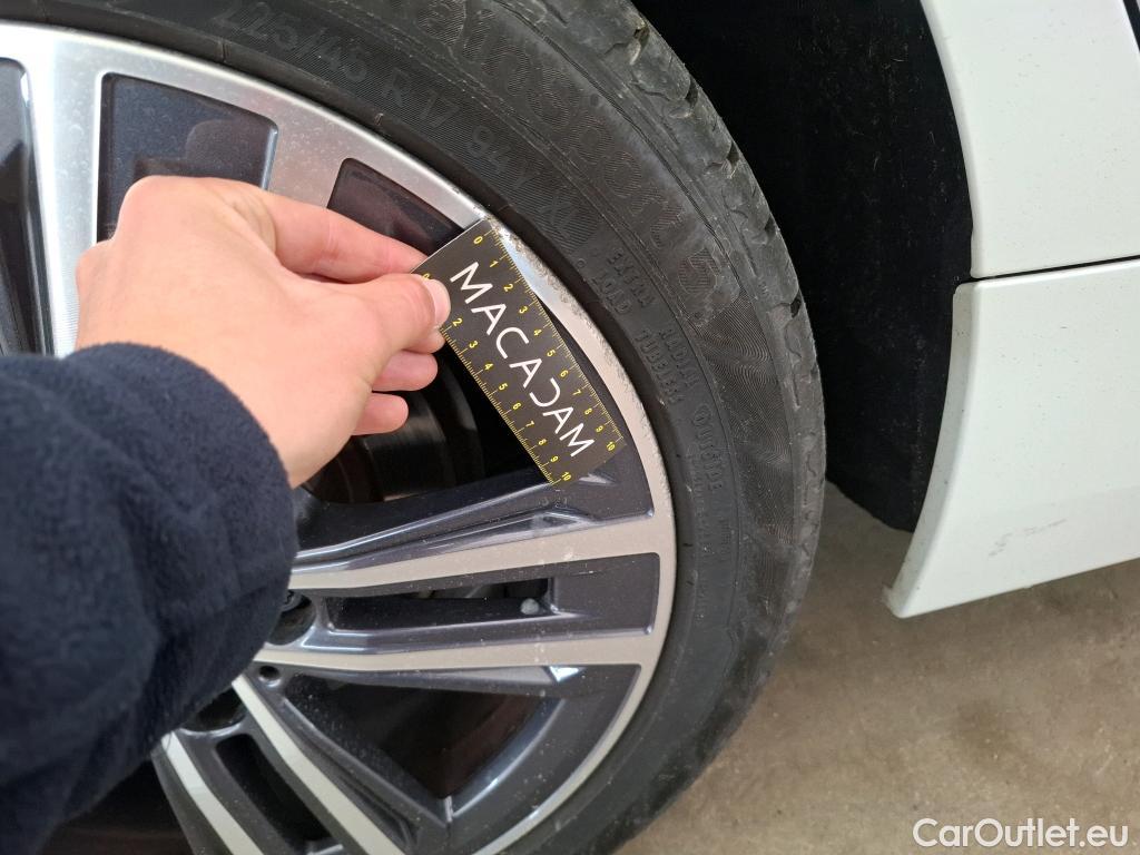  Bmw  Serie 1 BMW Série 1 / 2019 / 5P / Berline 116i DKG7 Business Design #3