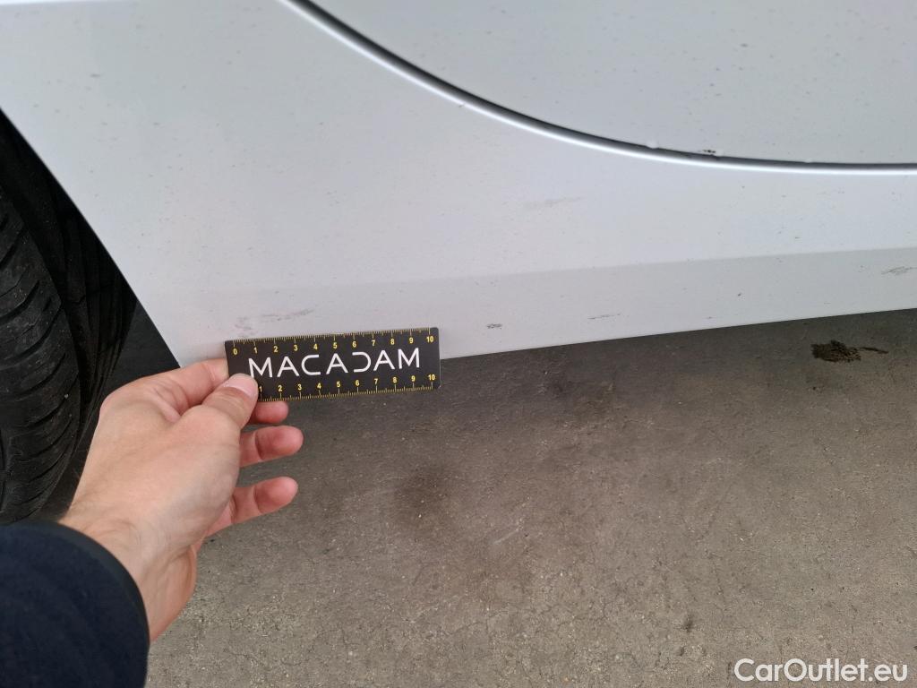  Bmw  Serie 1 BMW Série 1 / 2019 / 5P / Berline 116i DKG7 Business Design #54