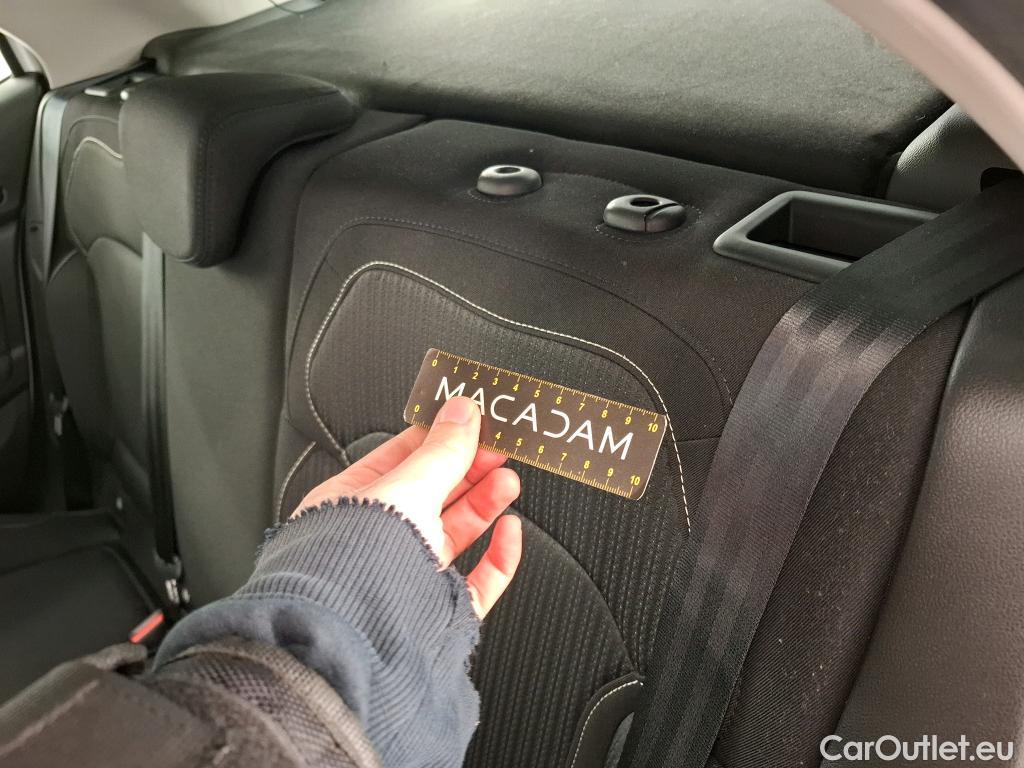  Renault  Megane RENAULT Mégane Berline / 2015 / 5P / Berline Business Blue dCi 95 #9