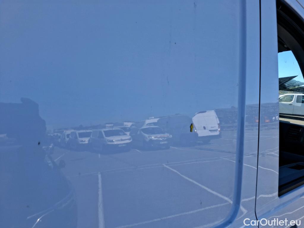  Volkswagen  Crafter  Fourgon Fourgon 30 mittlerer Radstand mit Hochdach FWD 2.0 #30