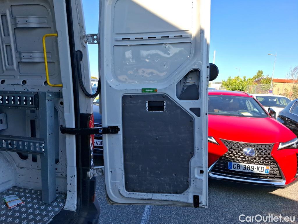  Volkswagen  Crafter  Fourgon Fourgon 30 mittlerer Radstand mit Hochdach FWD 2.0 #90